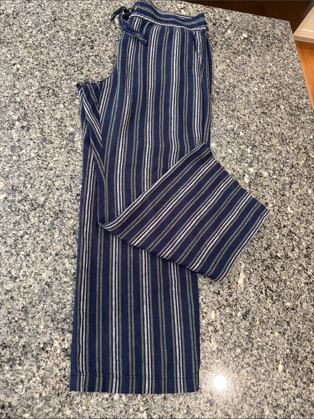 Ann Taylor linen striped pants size L with 4 pockets